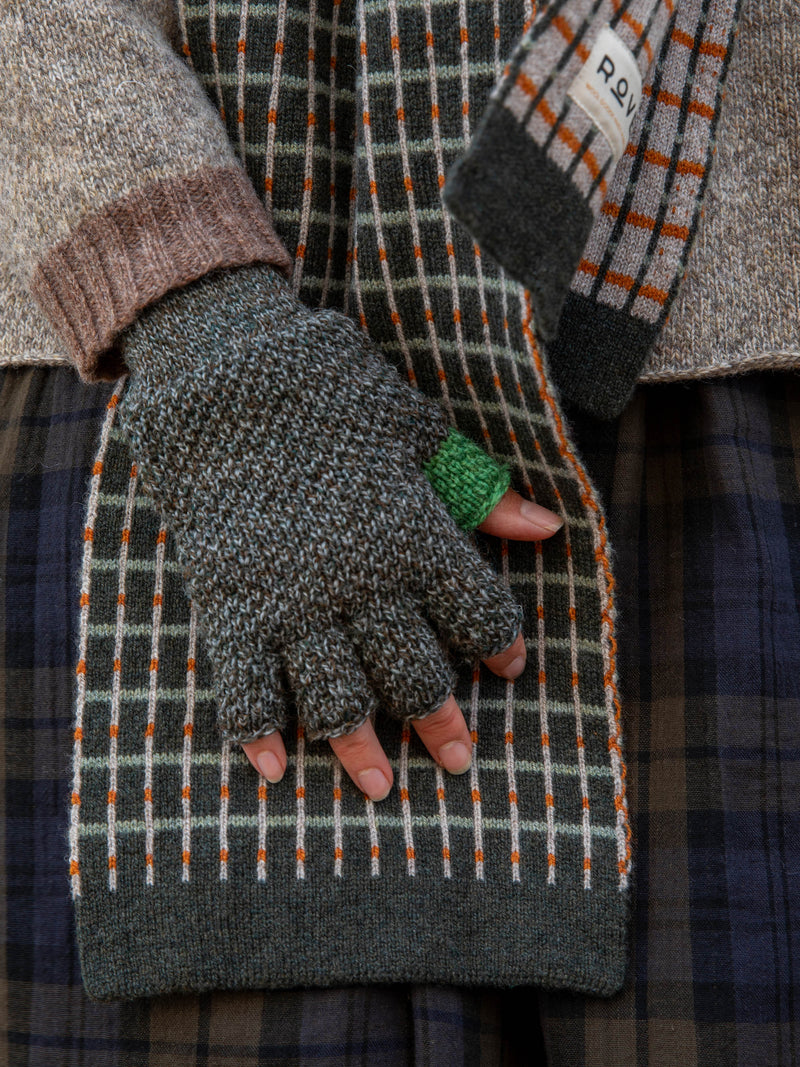 British Wool Fingerless Gloves | Moss Marl