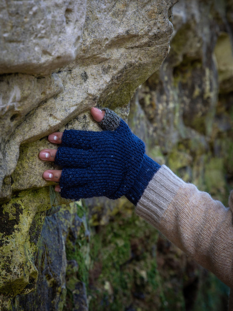 British Wool Fingerless Gloves in Navy Nepp