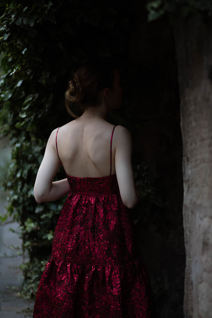 backless red dress