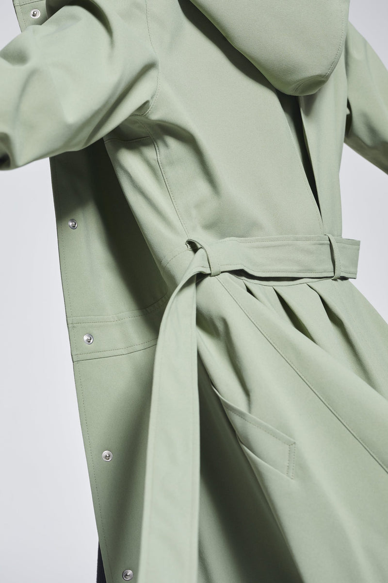 OLIVE ICONIC RAINCOAT - recycled materials