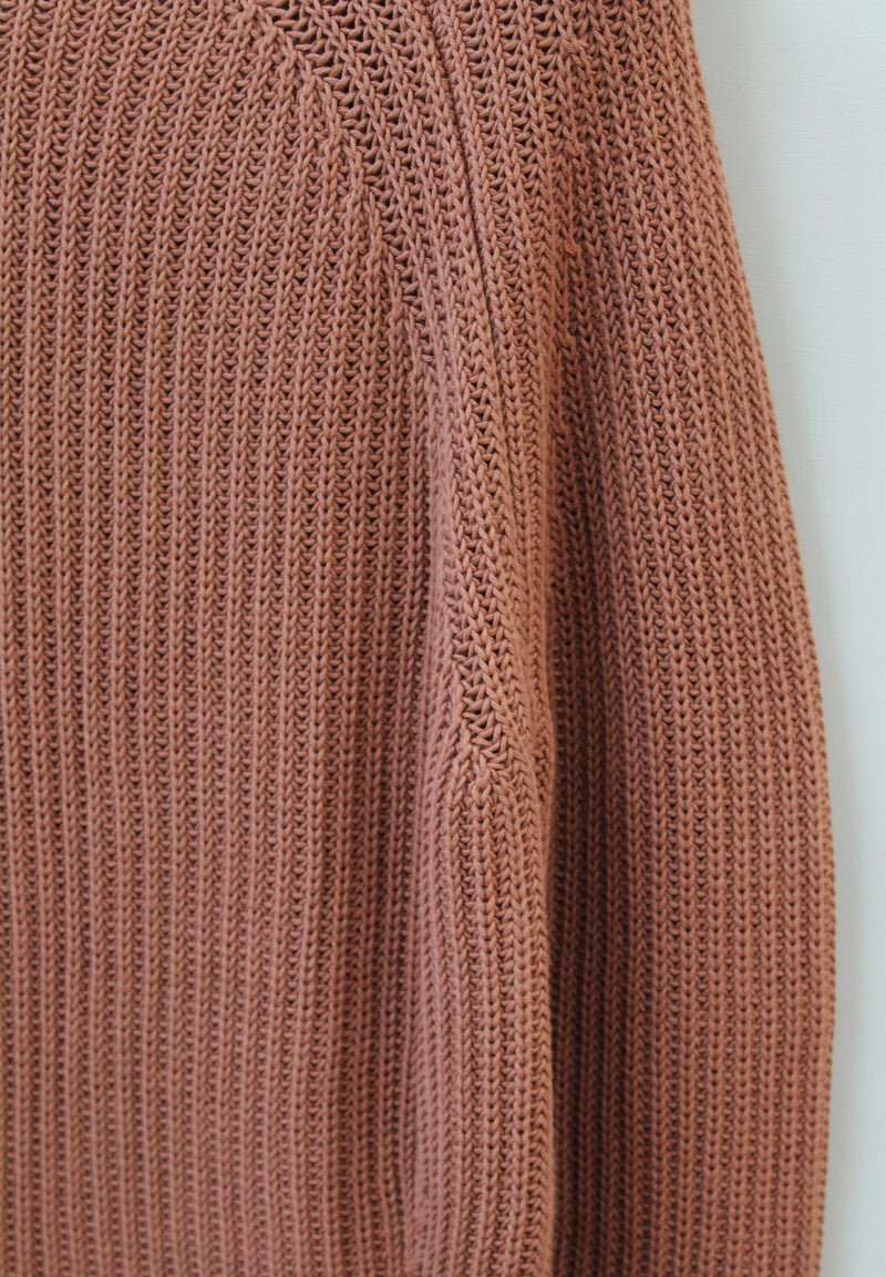 The Claife Organic Cotton Fisherman Rib Sweater in Rosewood Apricot